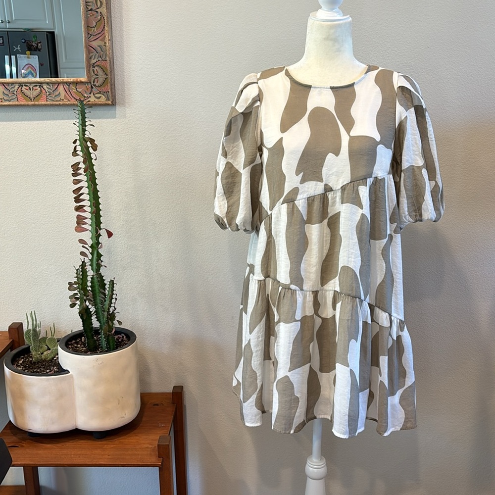Moon River Geo Print Dress! Size Large
